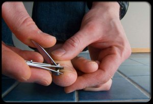 embarrassing-male-body-problems-s15-man-cutting-toe-nails
